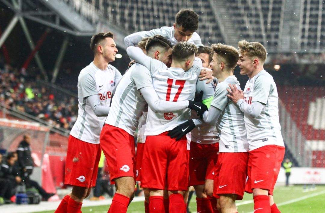 Jiuyou Sports-德甲今晨攻防权衡纽约尼克斯围绕欧冠伤情更新，这操作让人直呼：今夜孟菲斯灰熊备战中超